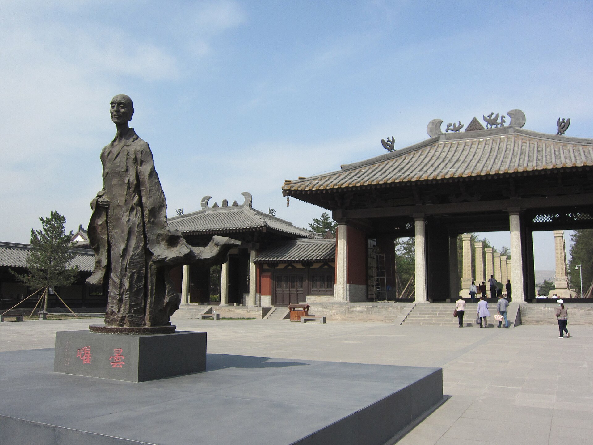 昙曜雕像（灵岩寺前）